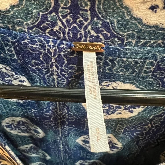 Free People small blouse - Picture 2 of 3